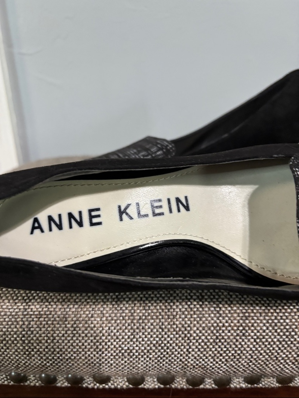 Anne Klein Medley black suede like kitten heel pumps, size 6 1/2M - Picture 7 of 11